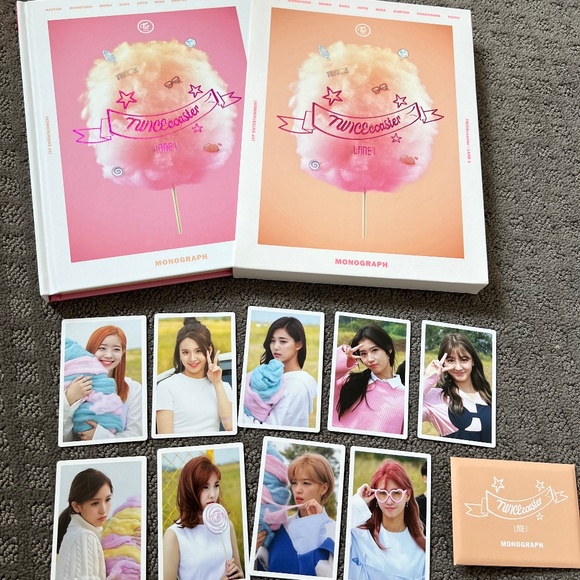 Twice Twicecoaster Lane 1 Monograph and Photocard Set - Picture 1 of 4